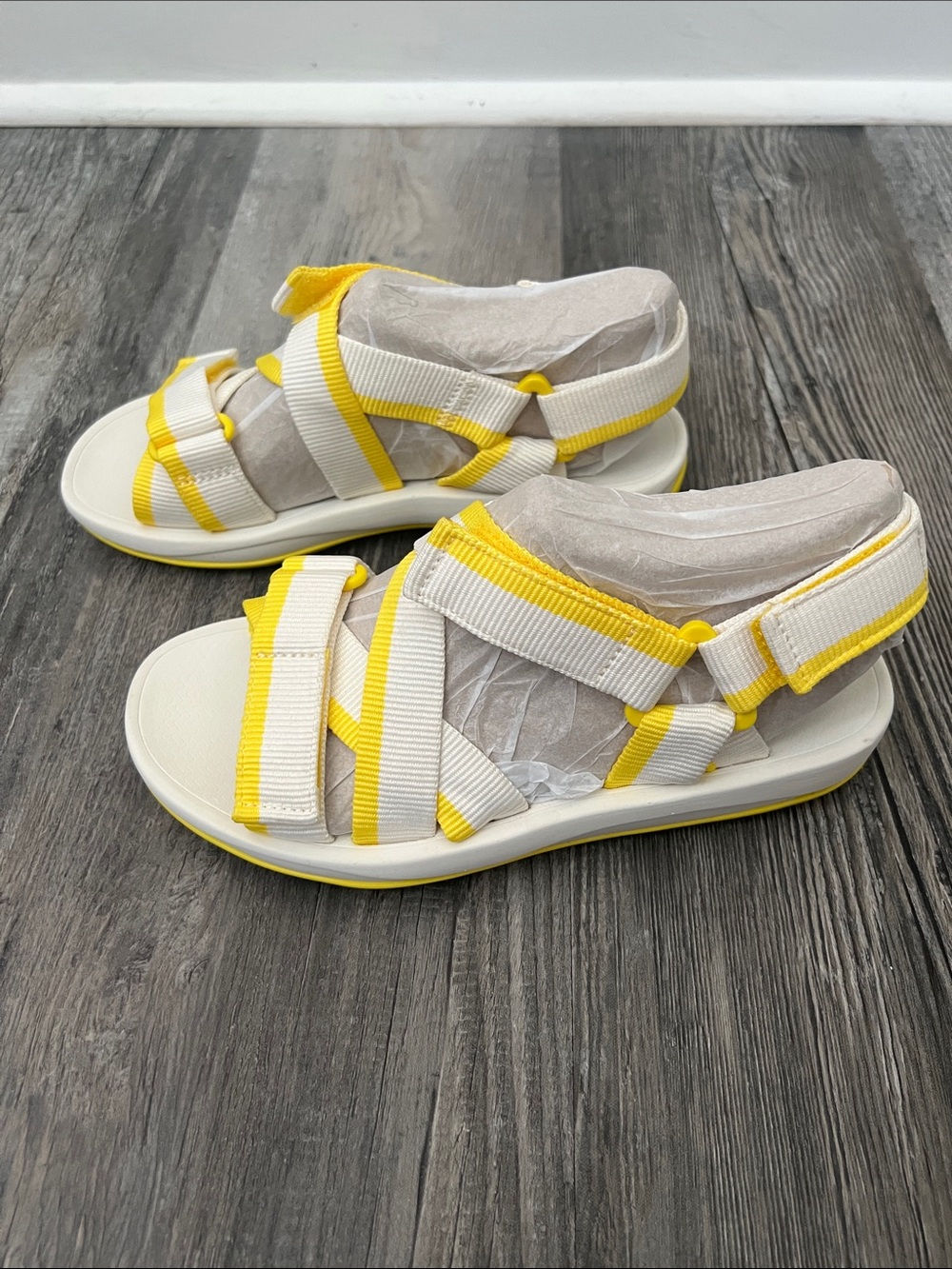 Camper Match Houston Webbing Sport Sandals White Yellow New In Box US 8 - Picture 3 of 9